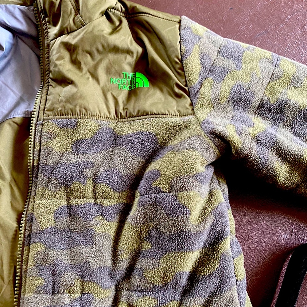 Boys reversible northface coat fleece and nylon